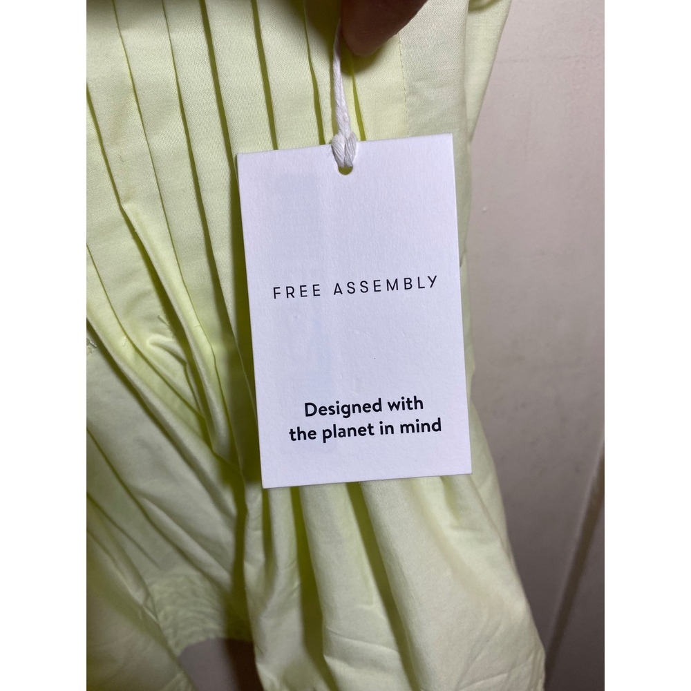 Free Assembly Womens SLS Pintuck Top Pale Yellow Sleeveless Peplum Blouse XS NEW - Picture 3 of 6